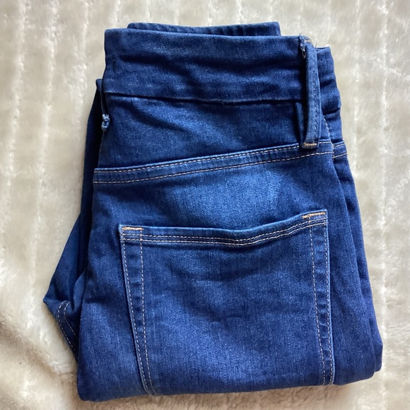 GOOD AMERICAN GOOD WAIST SKINNY CROP JEANS - Picture 12 of 15